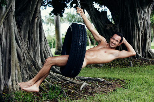 helio-castroneves-espn-body-issue-2011.png