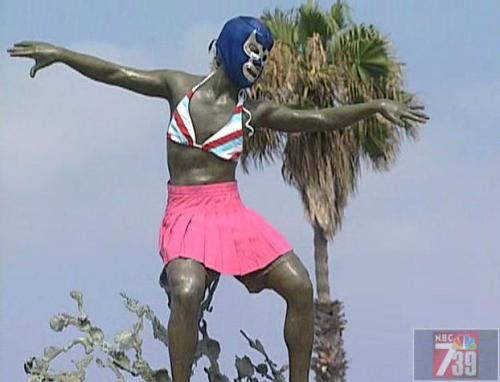surf-statue-bikini.jpg